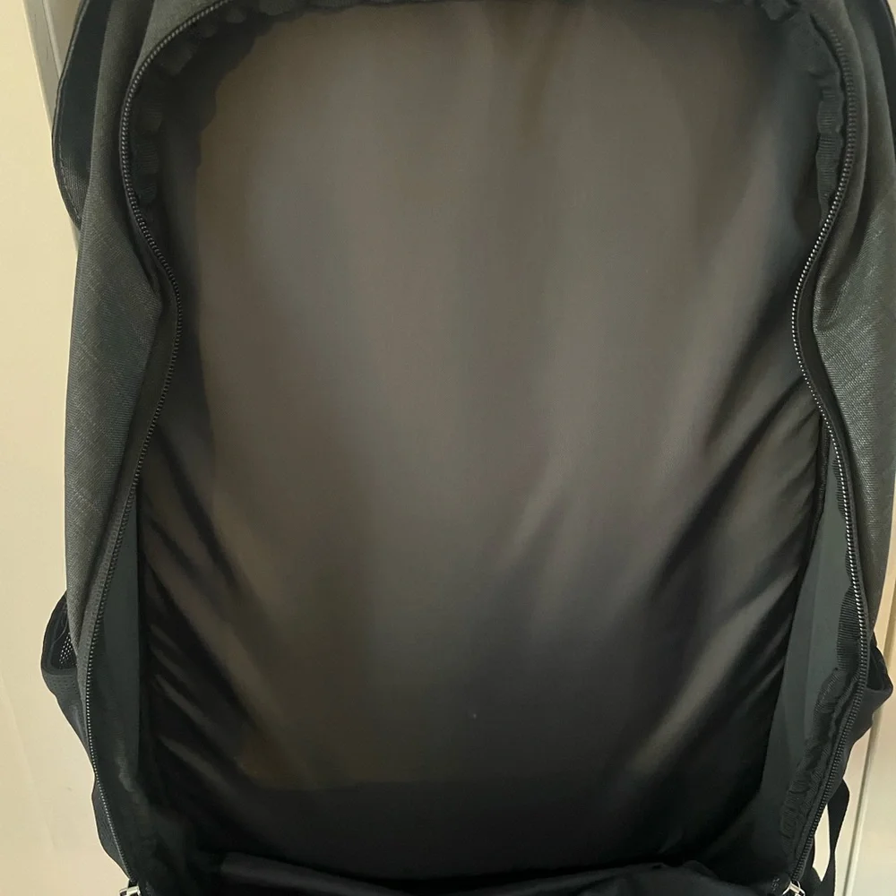 Thule stravan laptop bag backpack